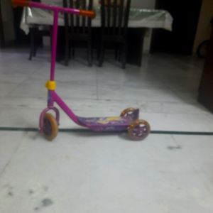 Girls scooter